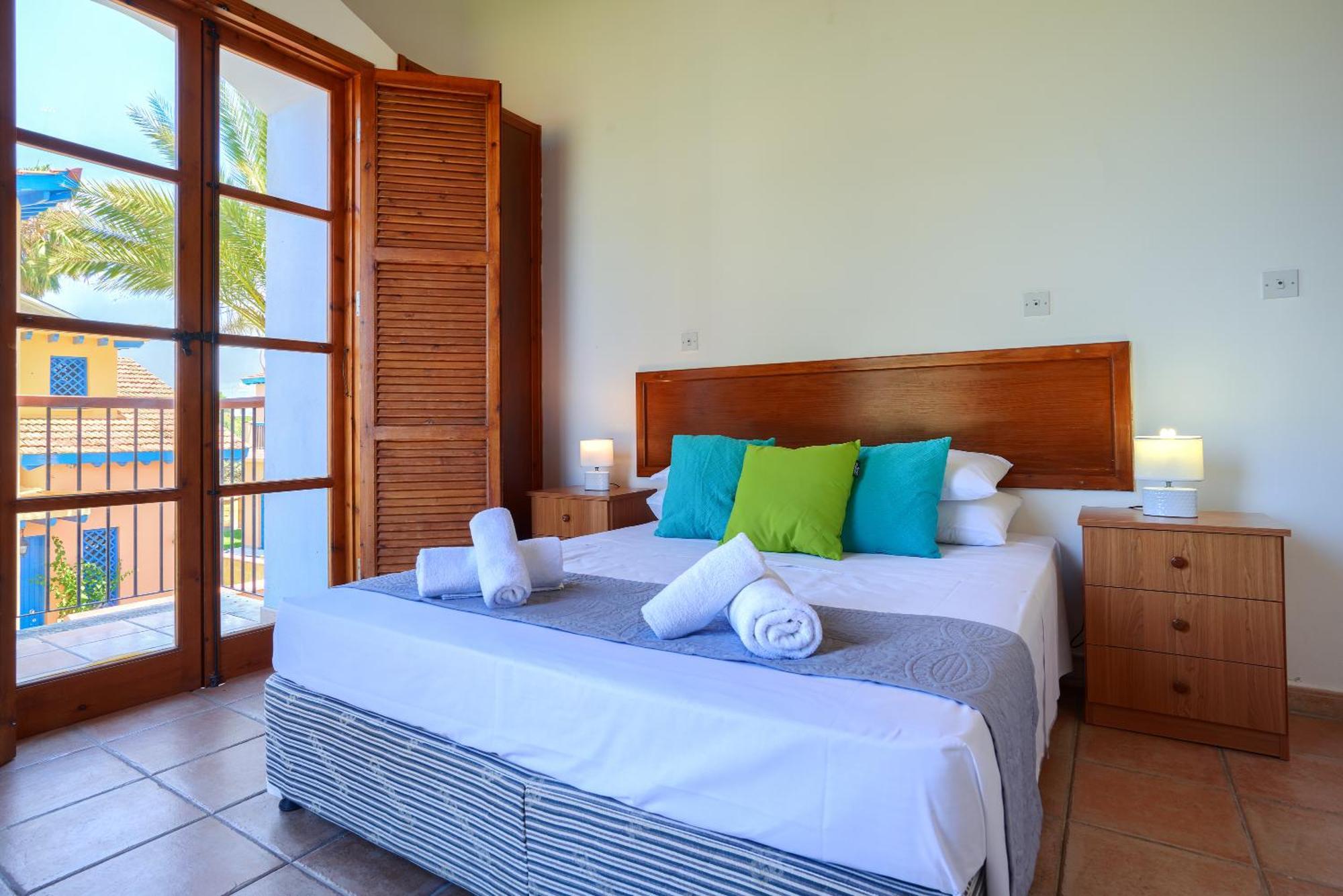 The Olympians Villas Polis Esterno foto