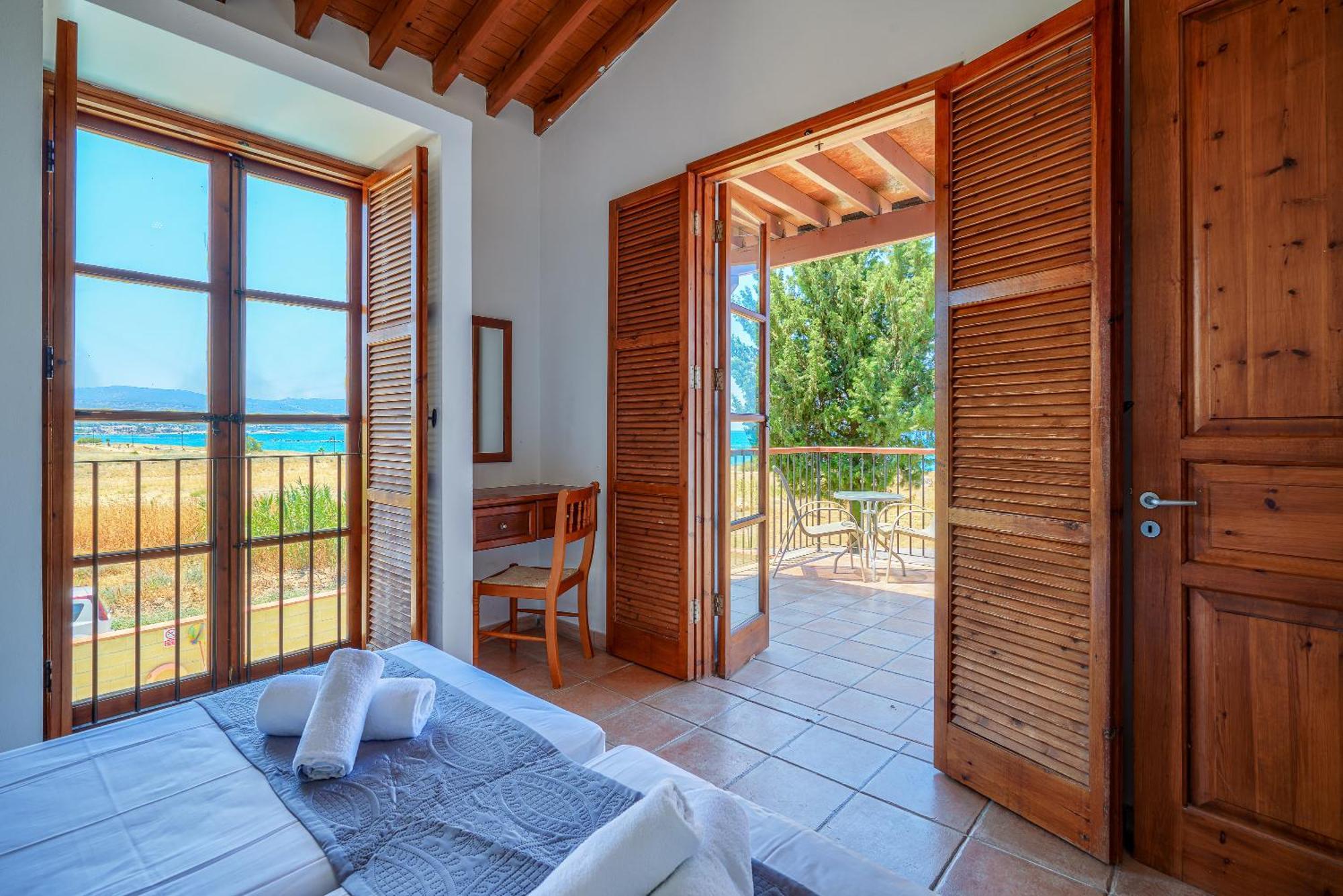 The Olympians Villas Polis Esterno foto