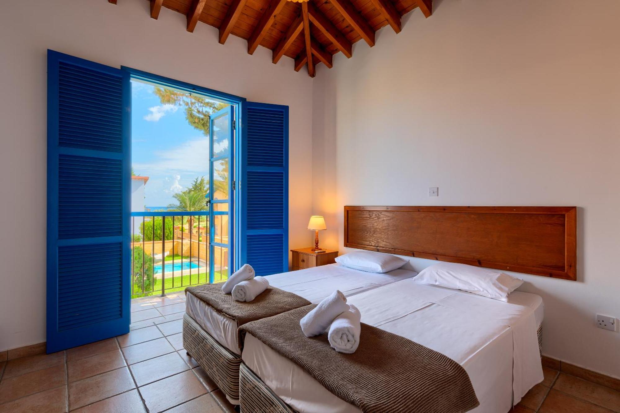 The Olympians Villas Polis Esterno foto